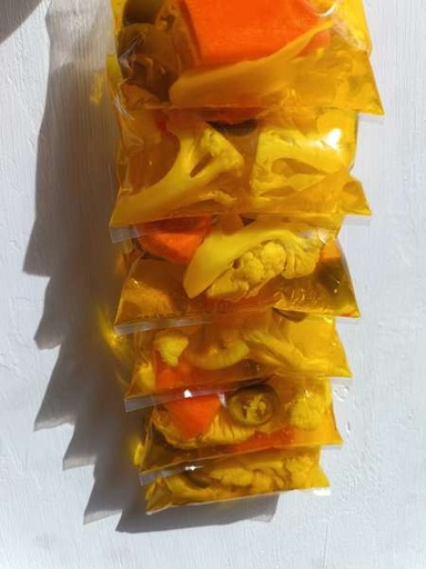 Chile con coliflor en curtido